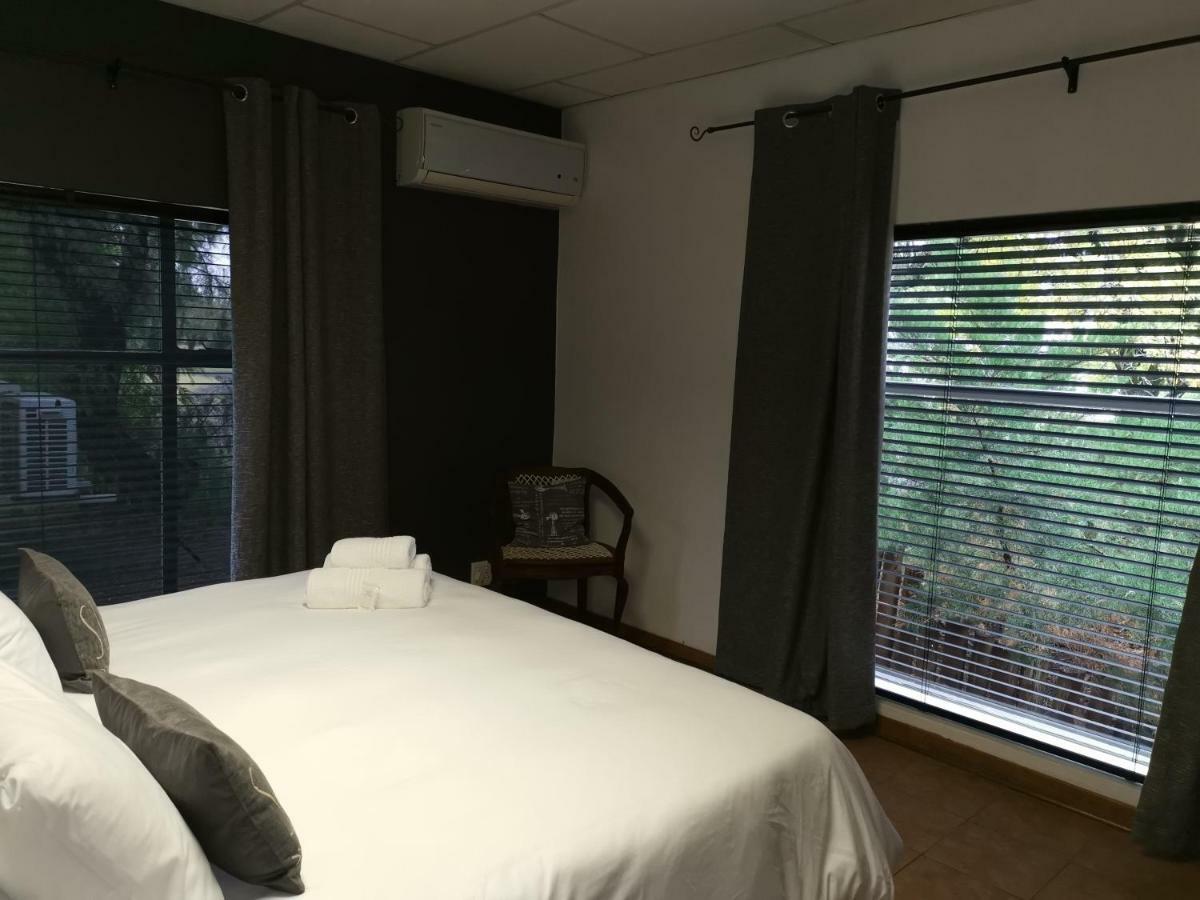 Trompsburg En Route Guest House מראה חיצוני תמונה