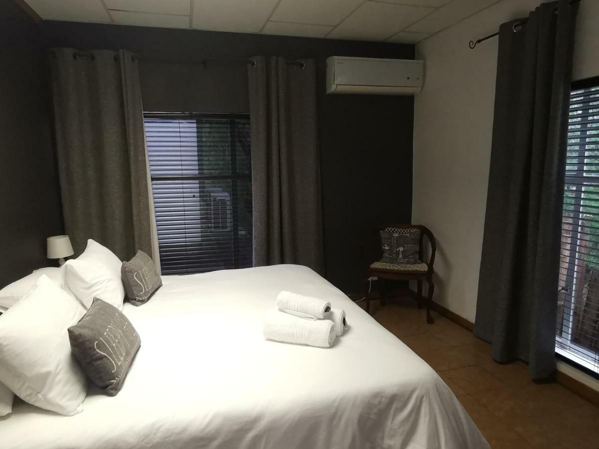 Trompsburg En Route Guest House מראה חיצוני תמונה