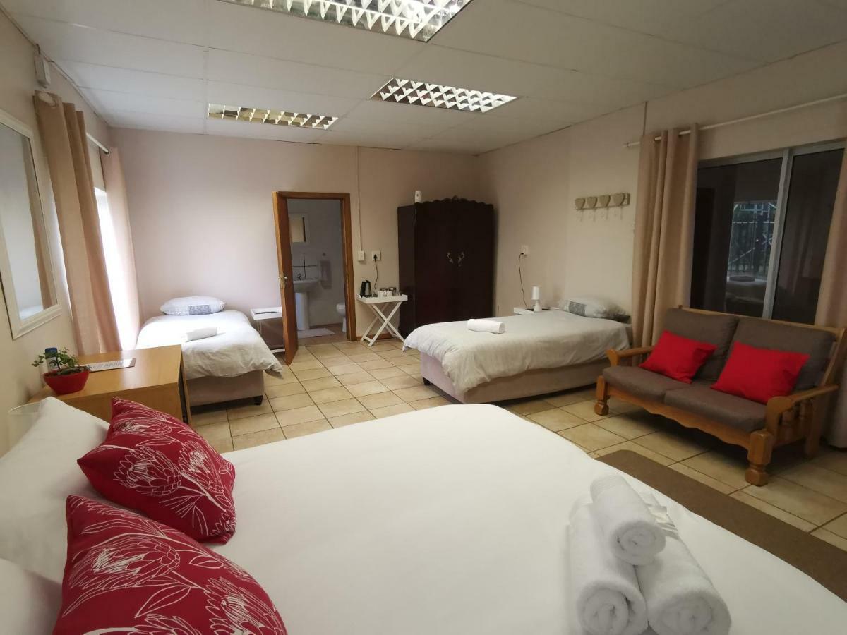 Trompsburg En Route Guest House מראה חיצוני תמונה